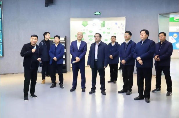 河南省农业农村厅党组书记、厅长孙巍峰莅临注册即送28元体验金集团调研